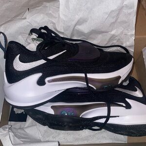 Basketball shoes; BRAND NEW!!! never worn.